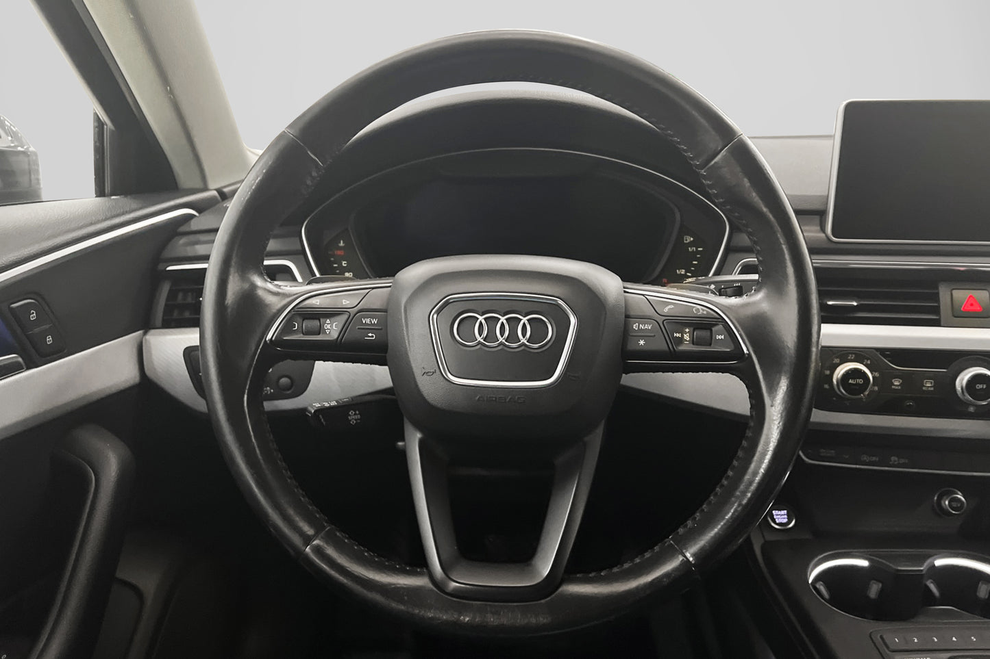 Audi A4 Avant TDI Quattro 190hk Proline Cockpit Navi Drag