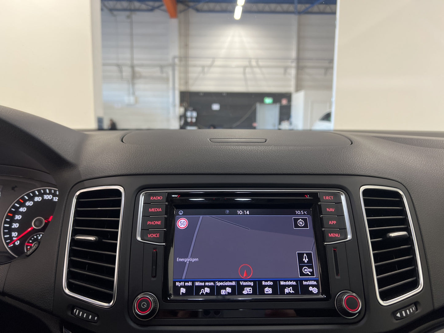 Volkswagen Sharan 4M Premium D-värm 7sits B-kamera CarPlay