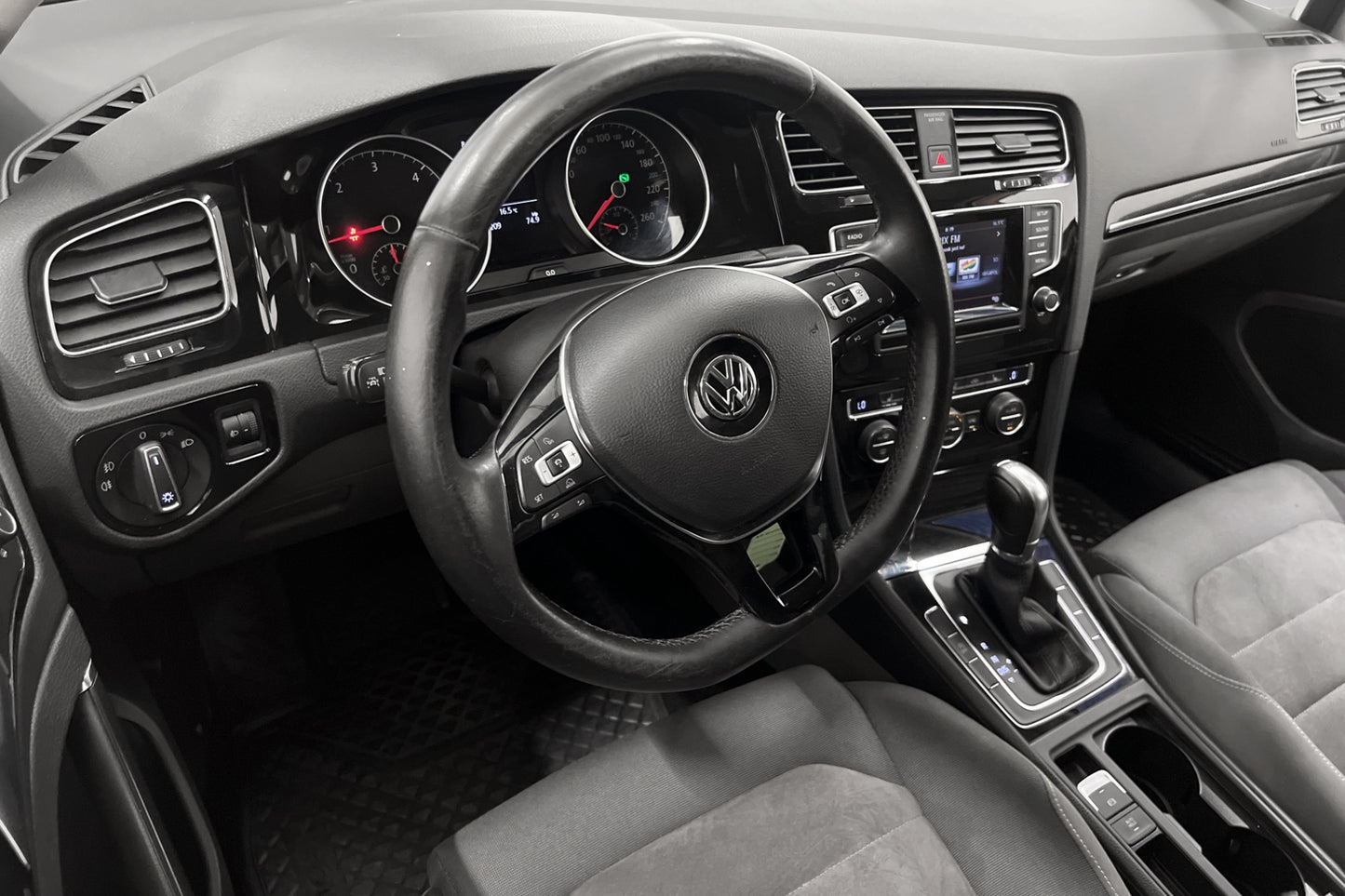 Volkswagen Golf SC 2.0TDI 150hk Drag D-värmare Backkamera