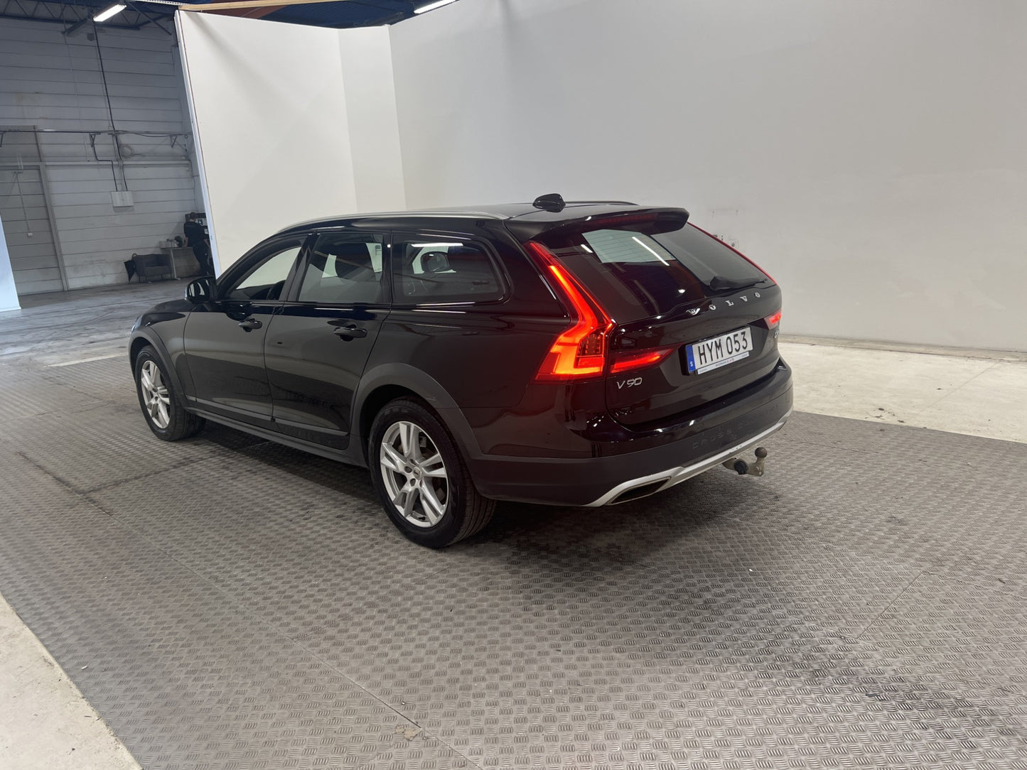 Volvo V90 Cross Country D4 AWD 190hk Momentum VOC Värm Drag