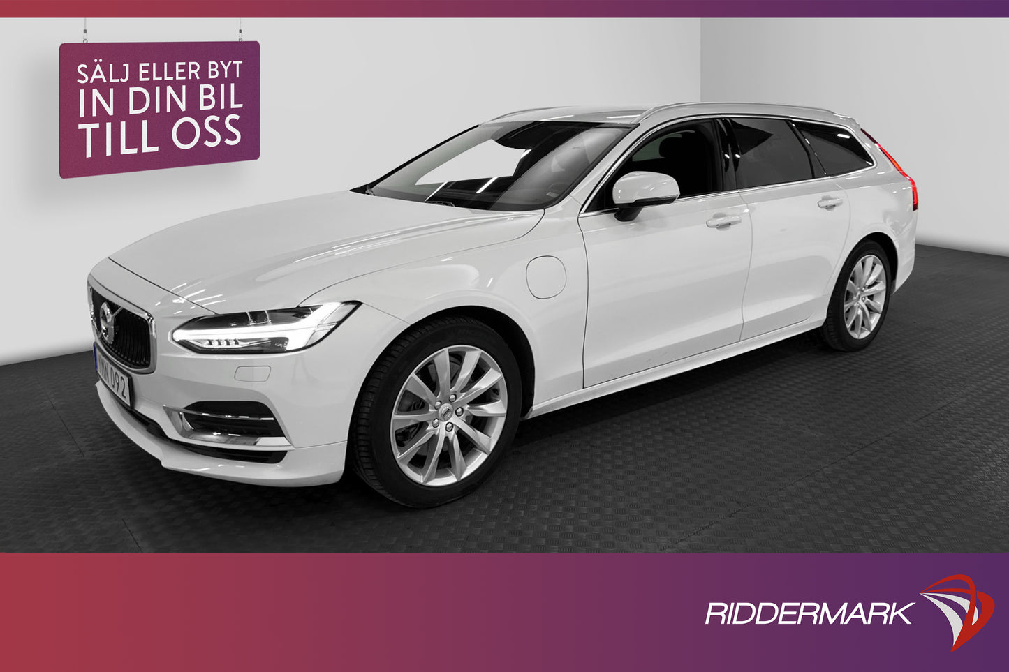 Volvo V90 T8 TwEn AWD 392HK Momentum Advanced Edition