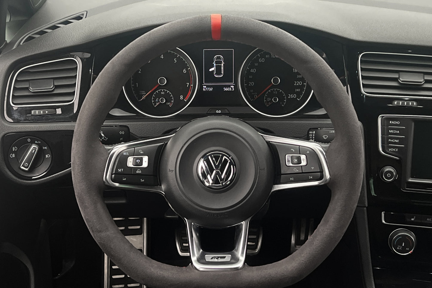 Volkswagen Golf TSI 150hk R-Line Highline Plus Värm Carplay