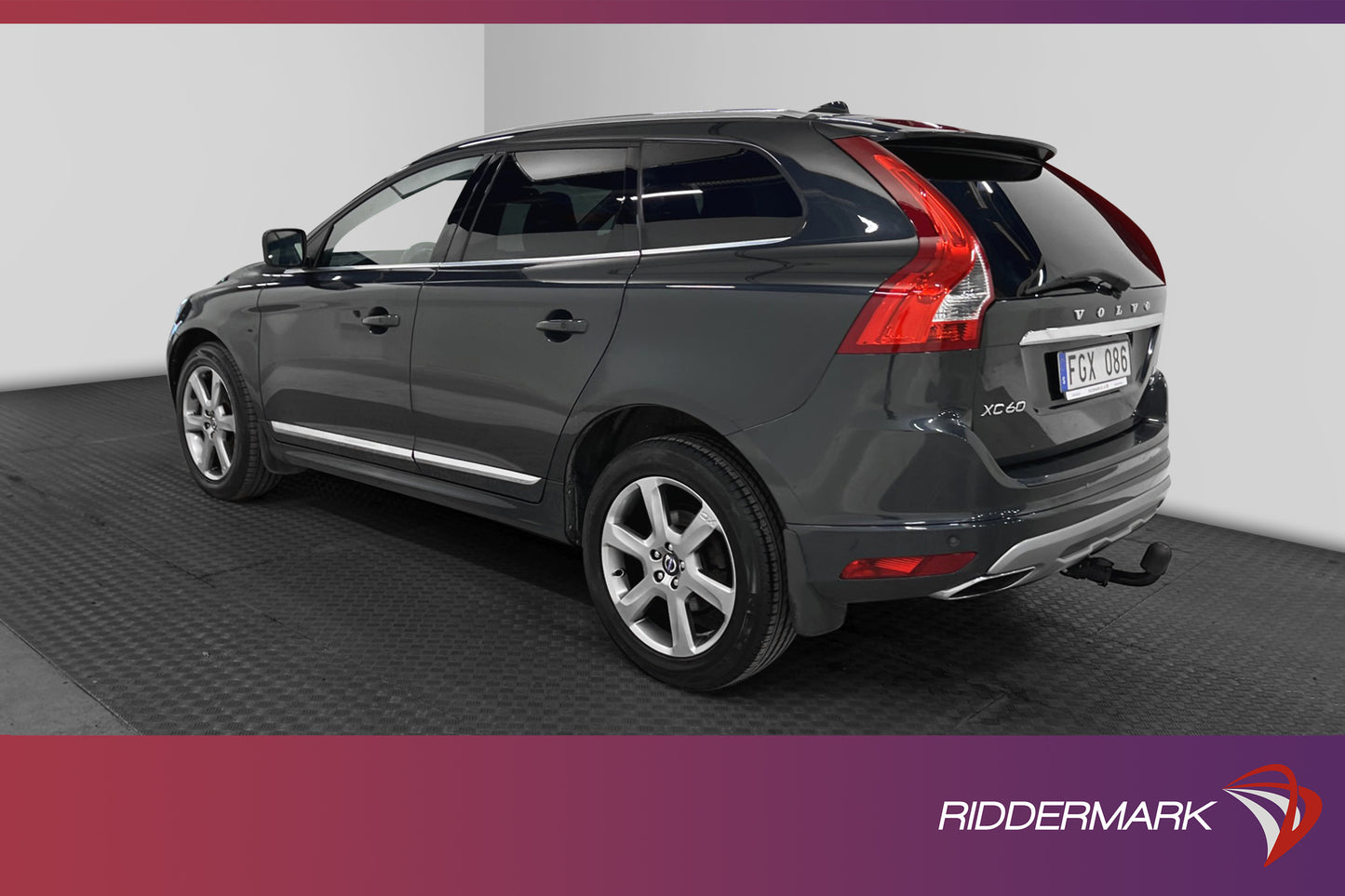 Volvo XC60 D5 AWD 215hk Summum Pano Kamera Drag Välservad