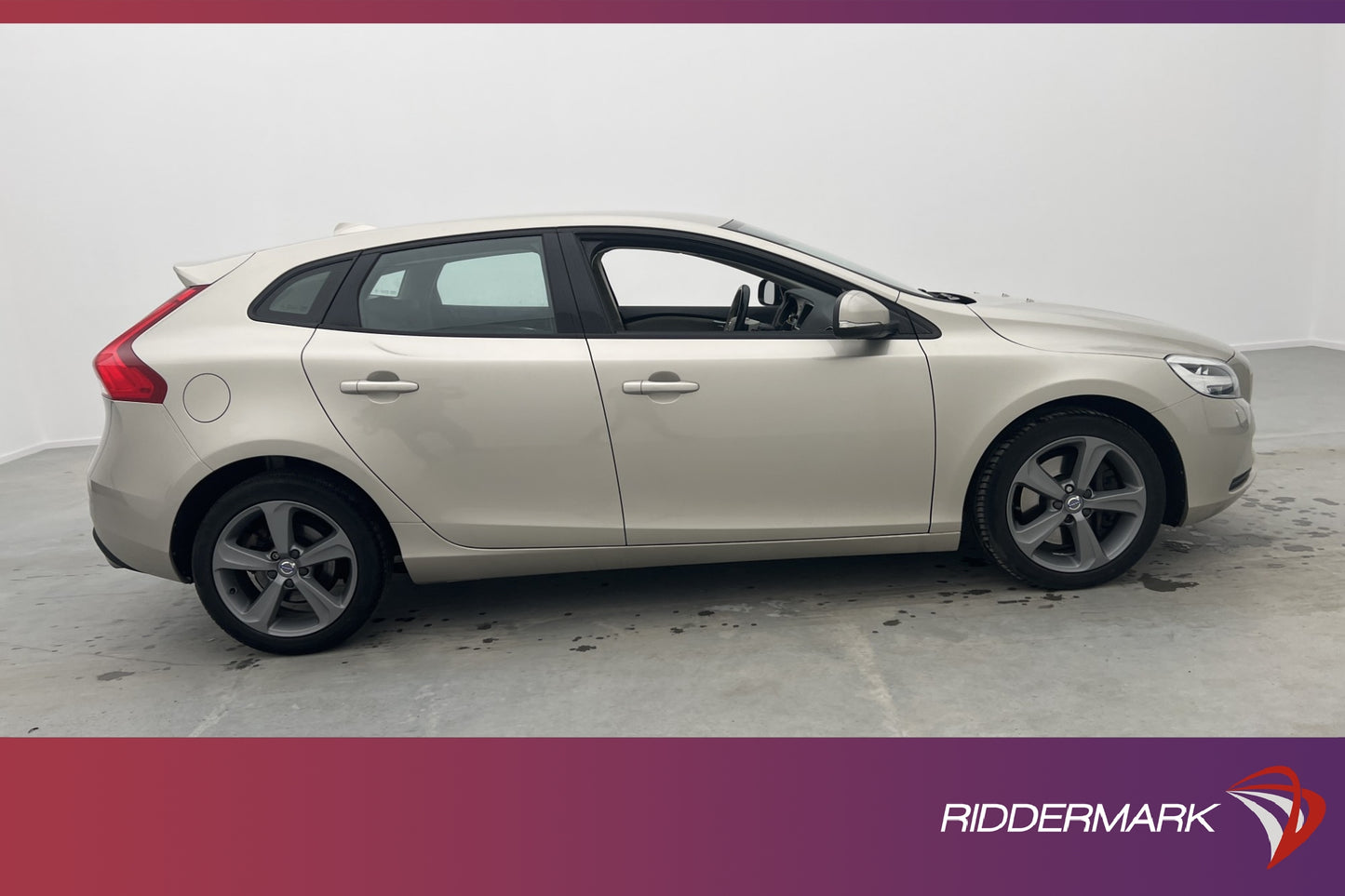 Volvo V40 D3 Momentum Advanced VOC Värm Sensorer Halvskinn