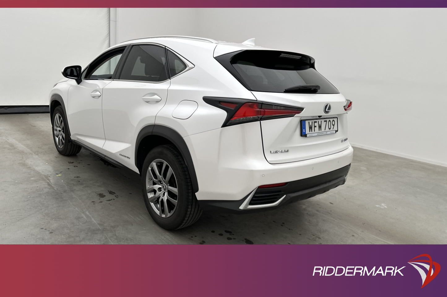 Lexus NX 300h AWD 197hk Executive Kamera Navi Skinn Välserv