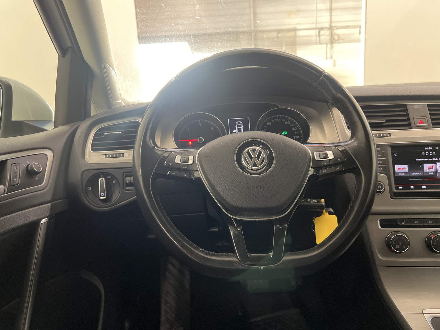 Volkswagen Golf SC 1.6 TDI 110hk Style Halvskinn Värm Drag