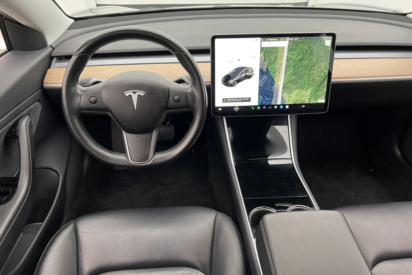 Tesla Model 3 Standard Range Plus Uppgraderad AP Svensksåld