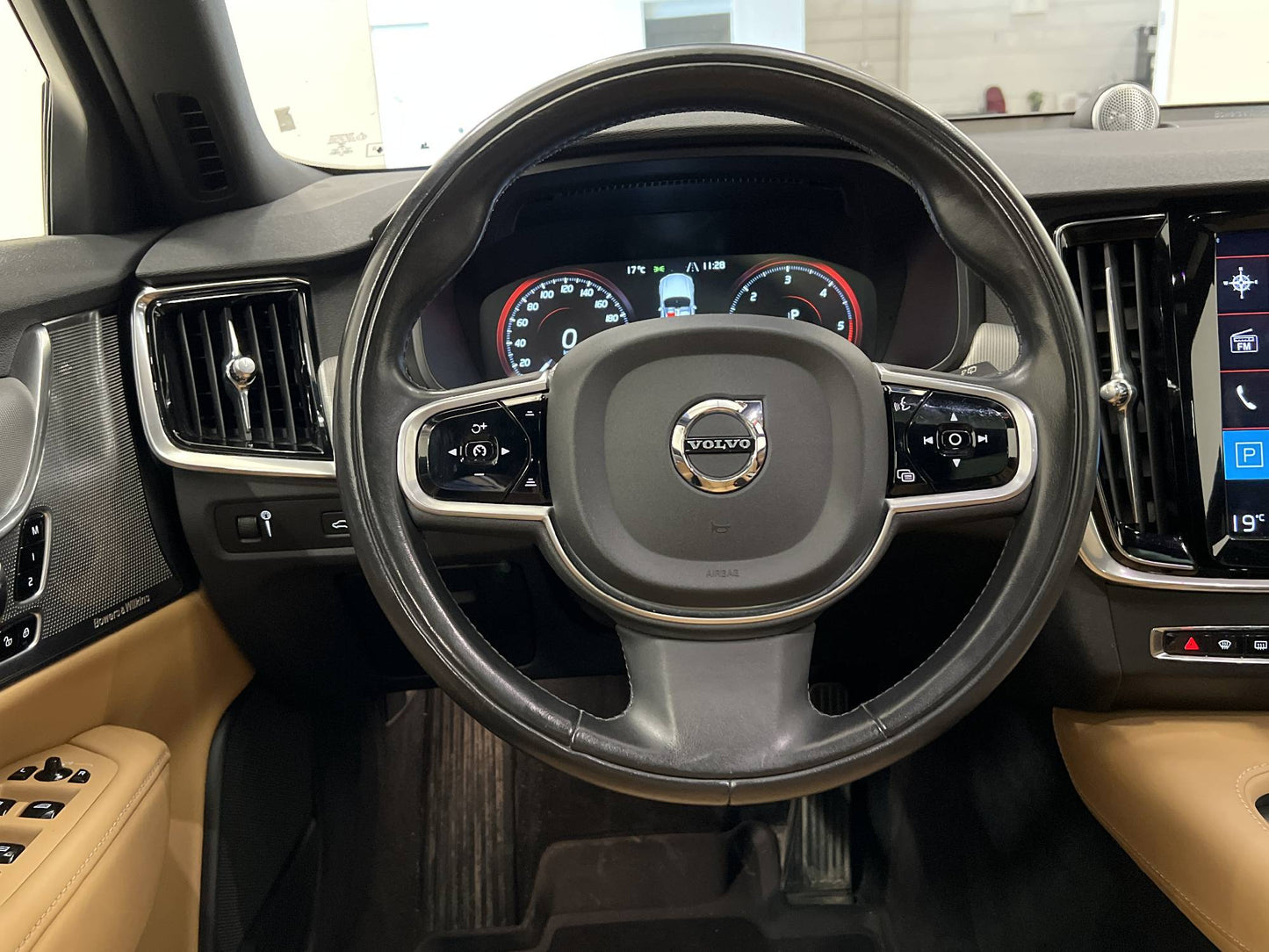 Volvo V90 D5 AWD 235hk Inscription VOC B&W Pano 360° Navi