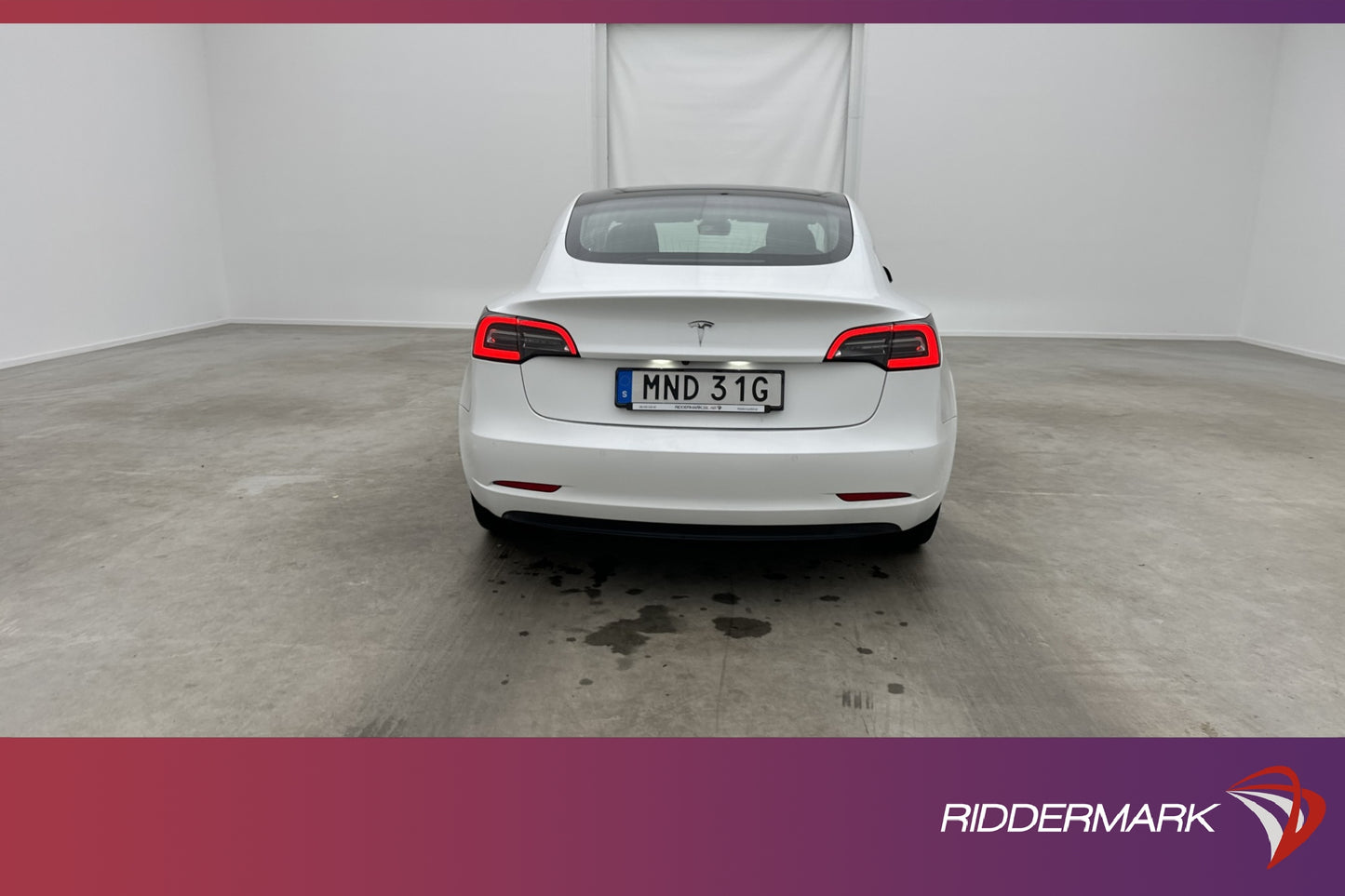 Tesla Model 3 Standard Range Plus 258hk AP Pano Svensksåld