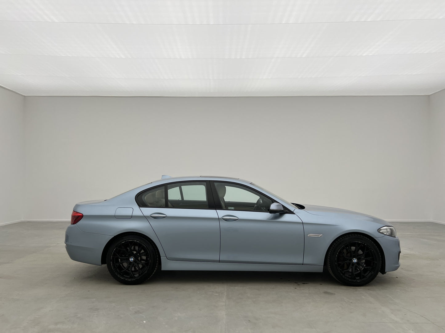 BMW 530 d xDrive Sedan 258hk Pano HUD Navi Skinn Sensorer