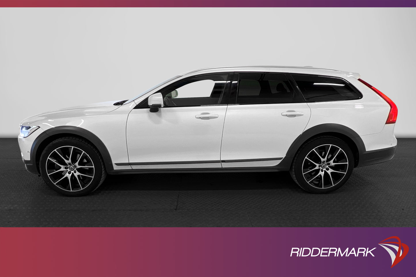 Volvo V90 Cross Country D4 AWD 190hk Plus VOC B-kam Drag HUD