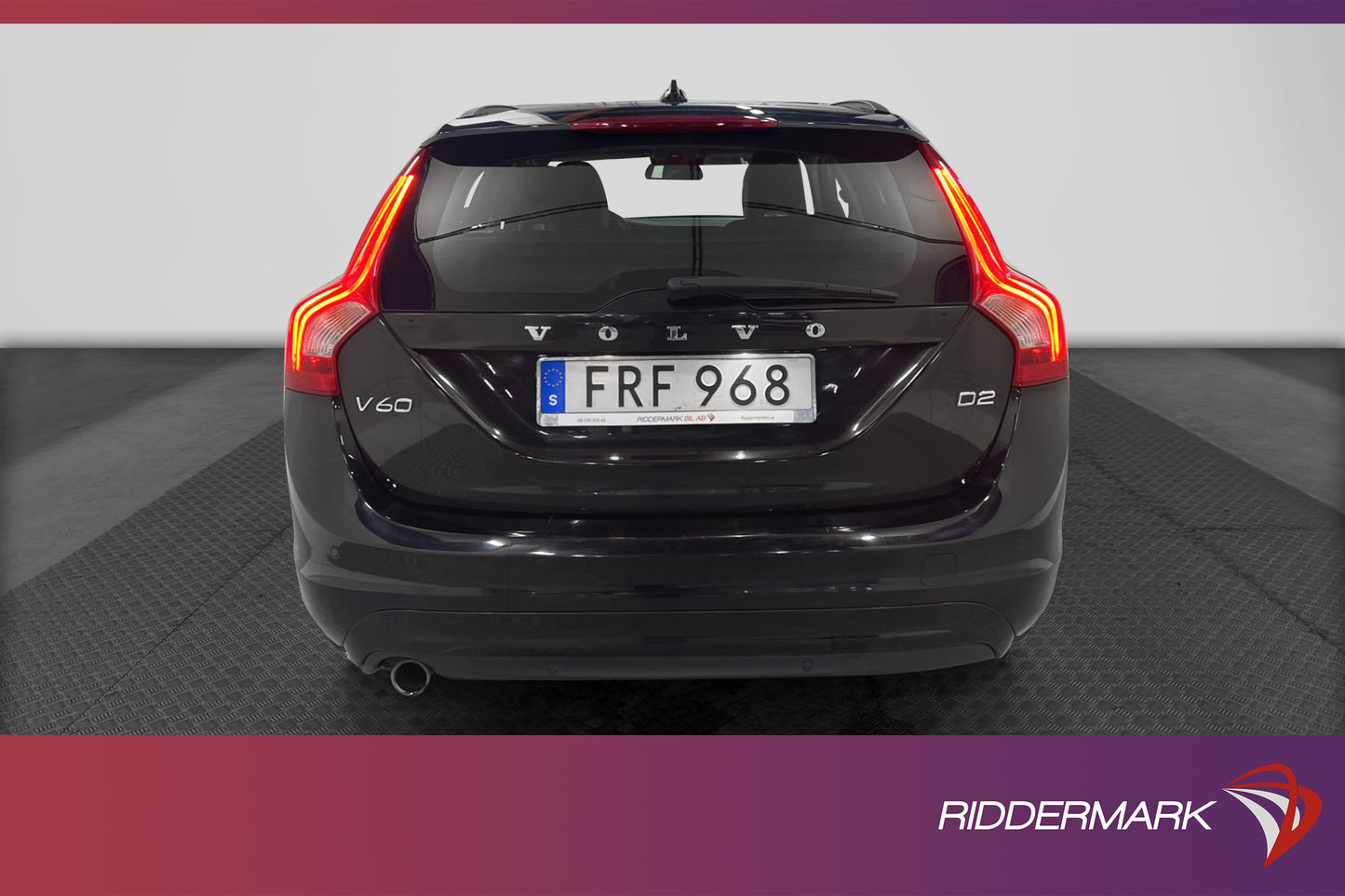 Volvo V60 D2 120hk Momentum VOC Värmare Navi Blis Välservad