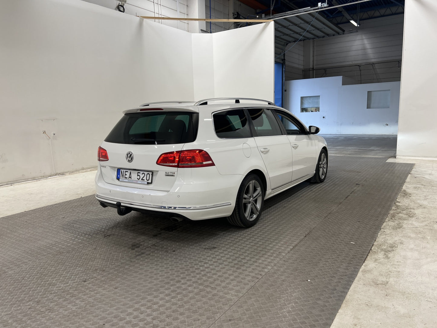 Volkswagen Passat 4M 170hk R-Line Bkamera Skinn M-Värm Drag