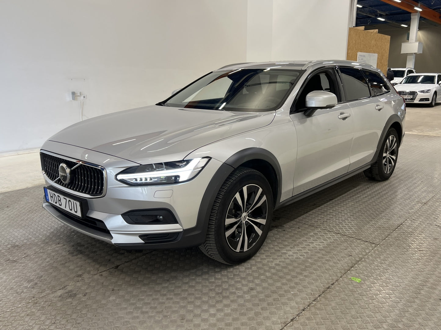 Volvo V90 Cross Country B4 AWD  Momentum VOC Pano H/K Drag