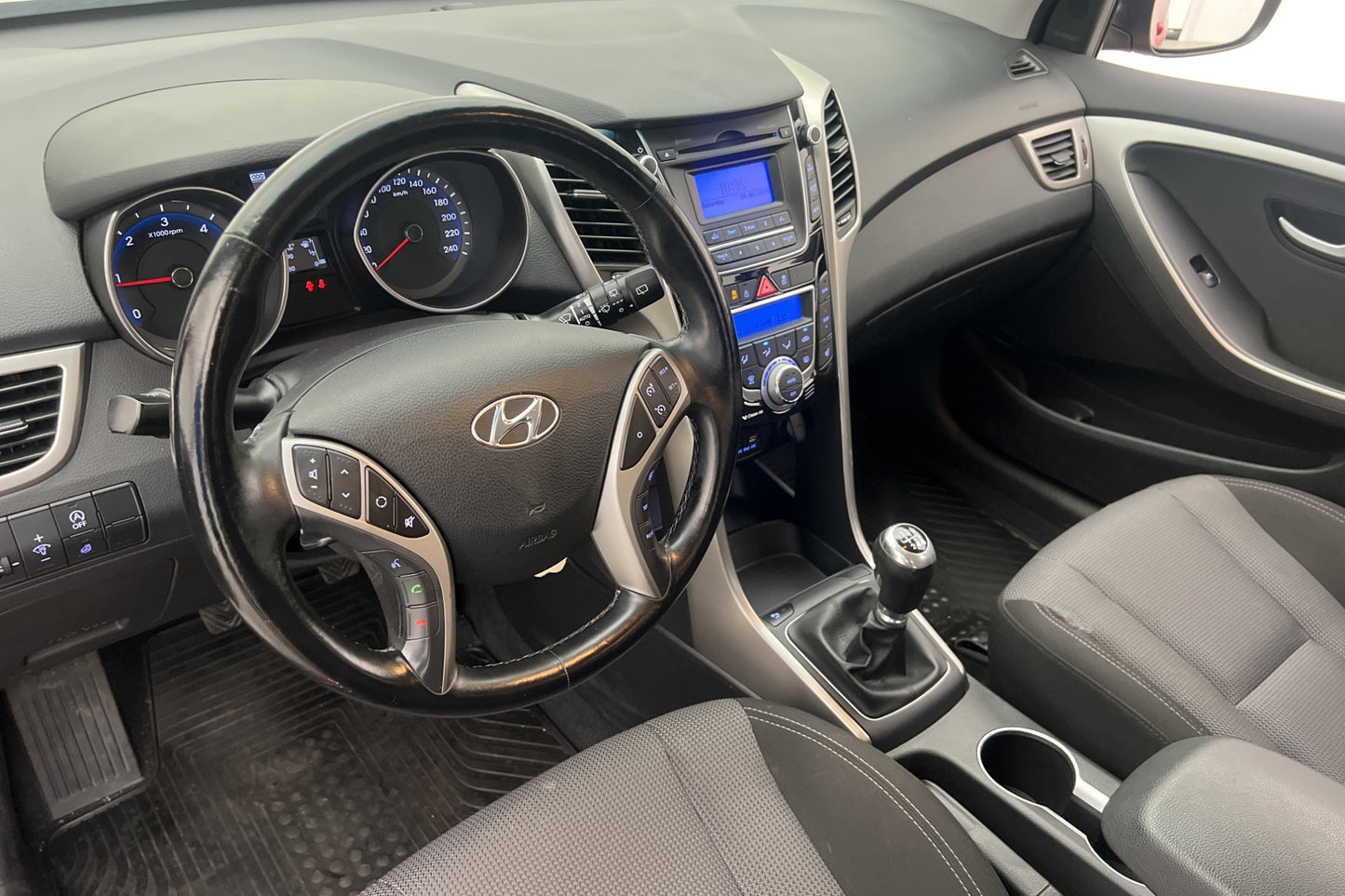 Hyundai i30 CRDi 110hk Comfort Sensorer Rattvärme Välservad