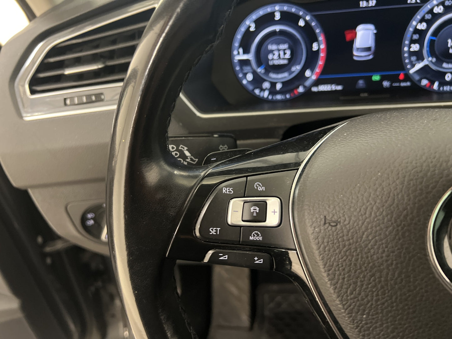 Volkswagen Tiguan 2.0 4M Executive D-värm Cockpit B-kamera