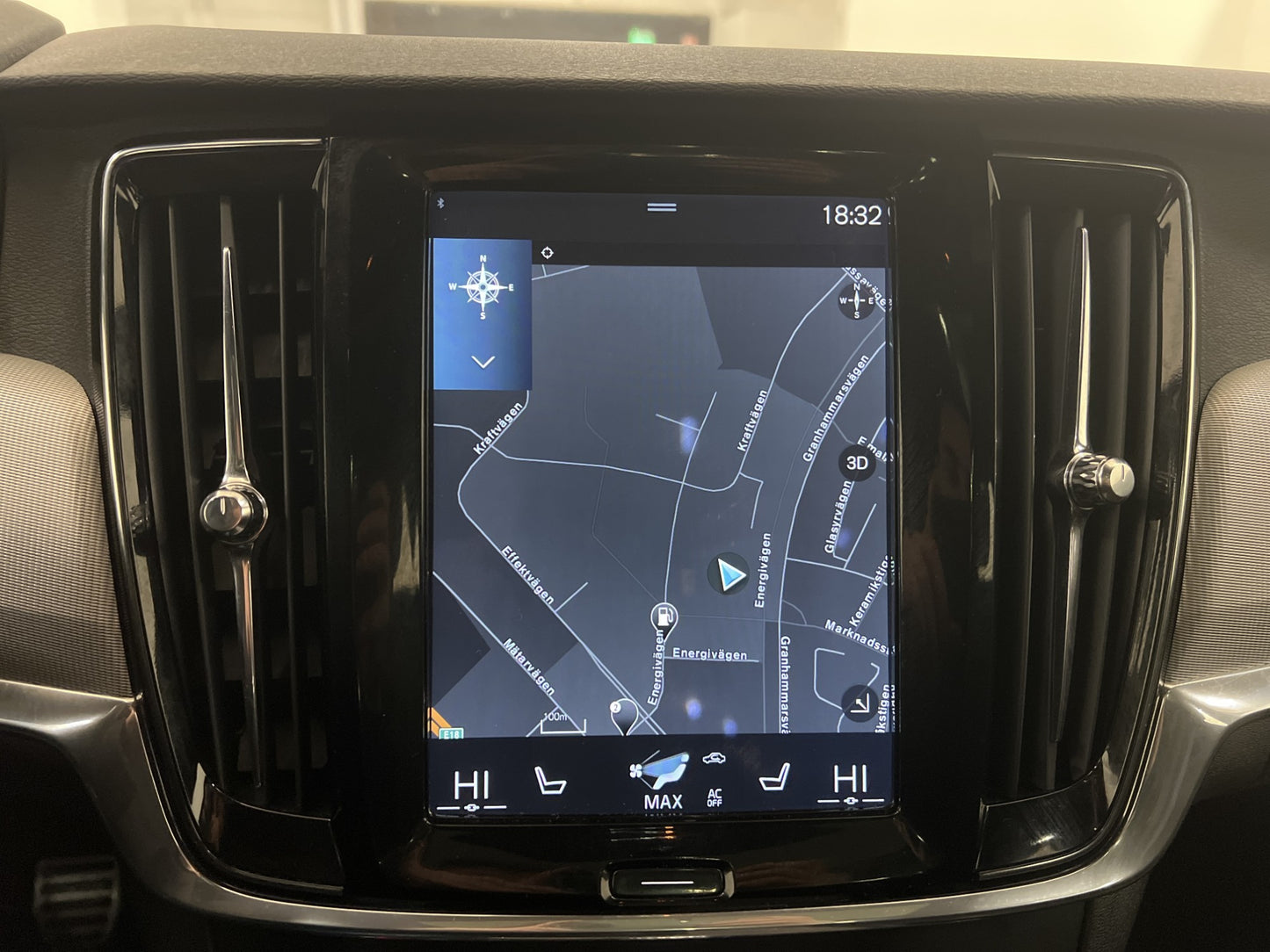 Volvo V90 D4 R-Design VOC Pano HUD Värmare Kamera Navi Drag