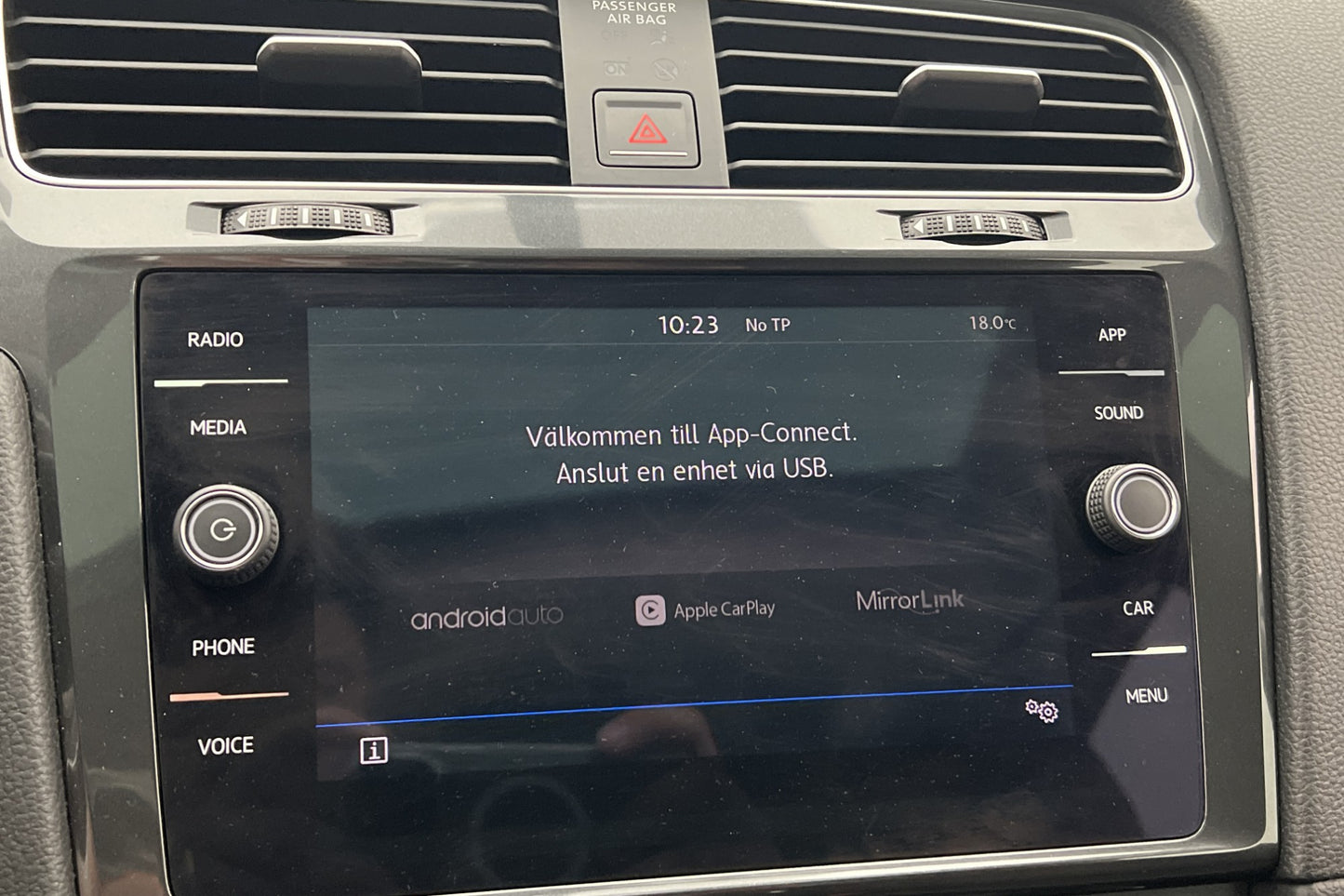 Volkswagen Golf 1.0 TSI 110hk Taklucka CarPlay Välservad