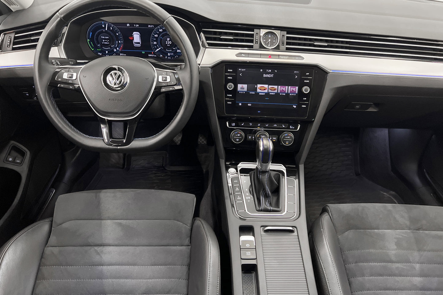 Volkswagen Passat GTE 218hk Executive Cockpit Värmare MOMS