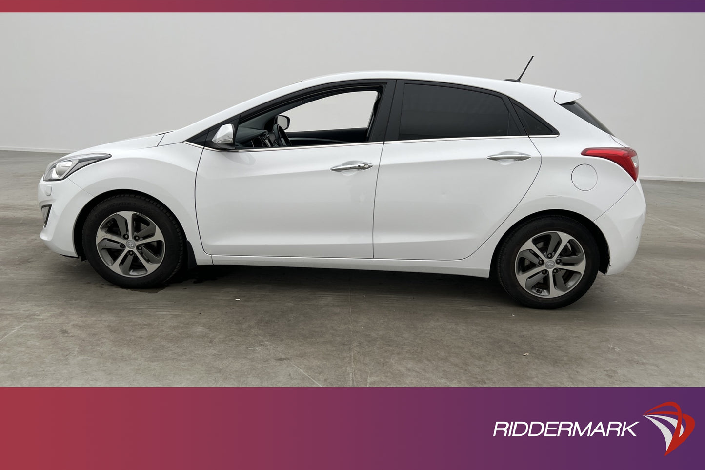 Hyundai i30 CRDi 136hk Premium Värmare Kamera Navi 0.42L/mil