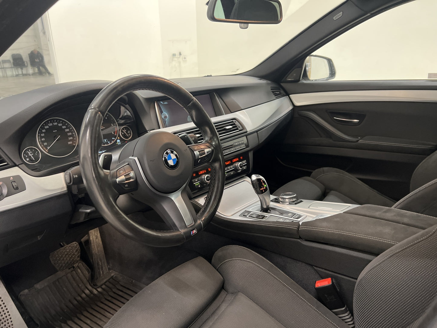 BMW 520d  xDrive M Sport D-värm H/K Pano Navi Drag