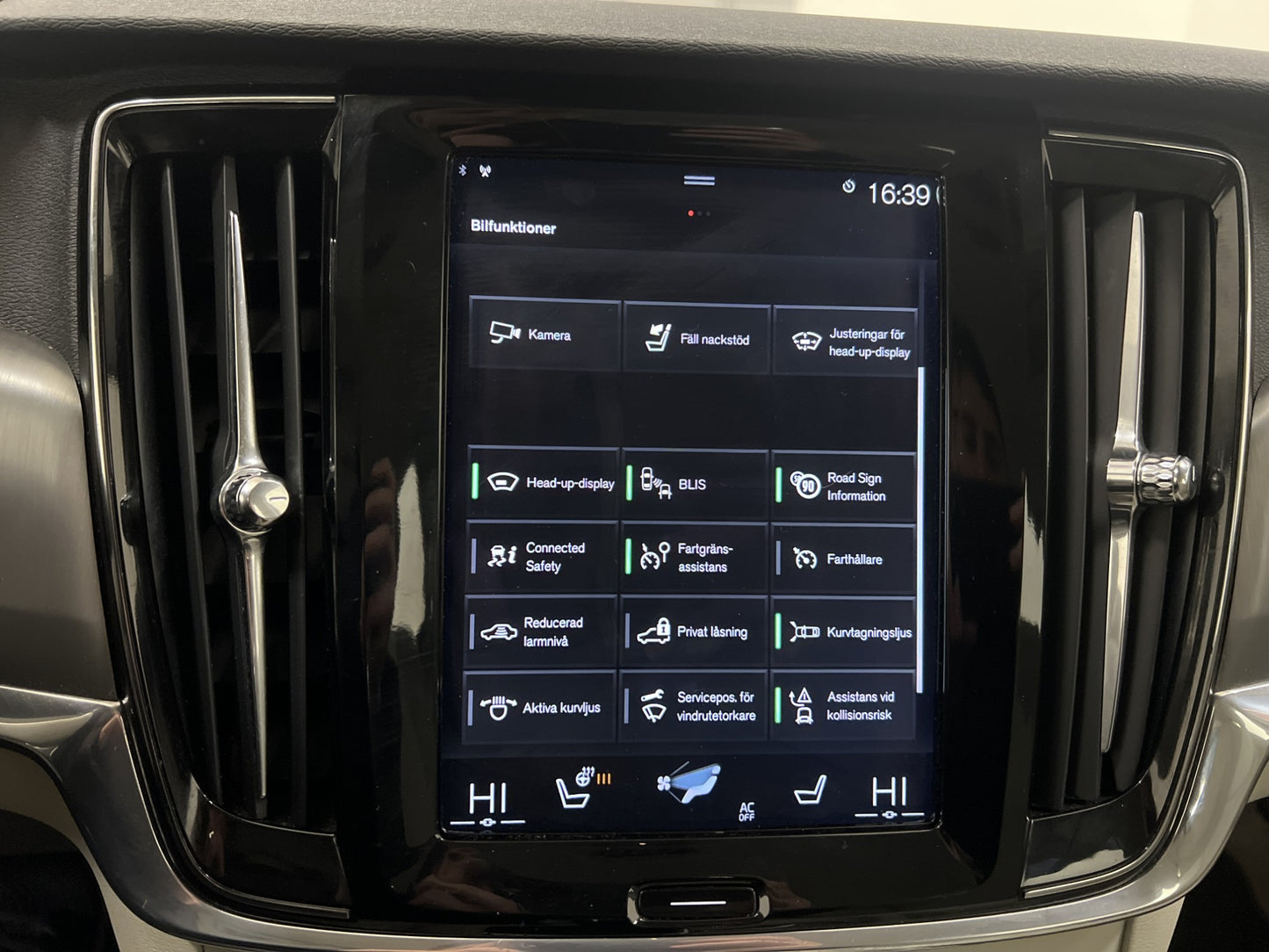 Volvo V90 D3 Advanced VOC Värm HUD Kamera BLIS Keyless Drag