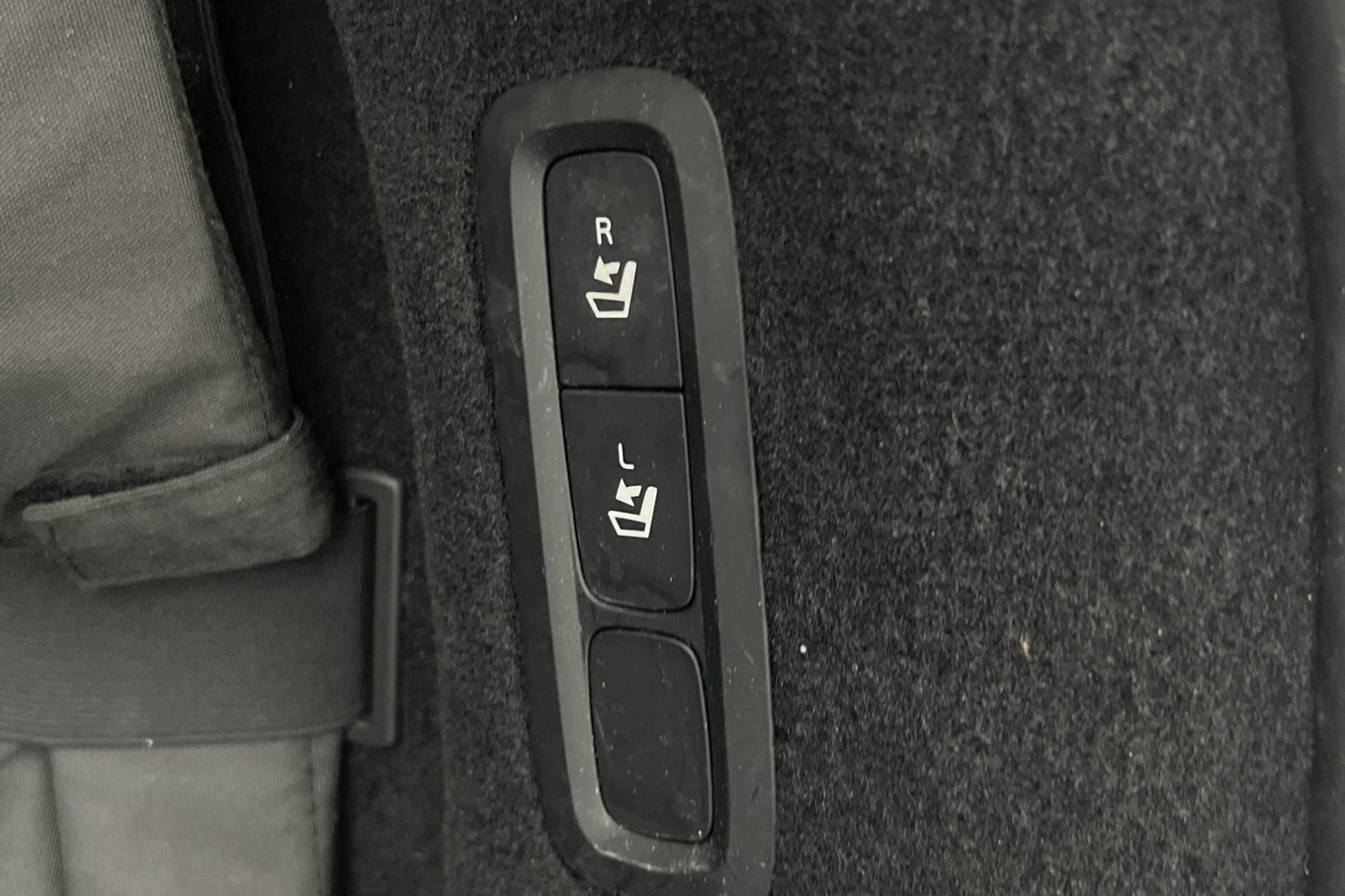 Volvo V90 D4 190hk Momentum Adv Navi Värm Keyless Rattvärme