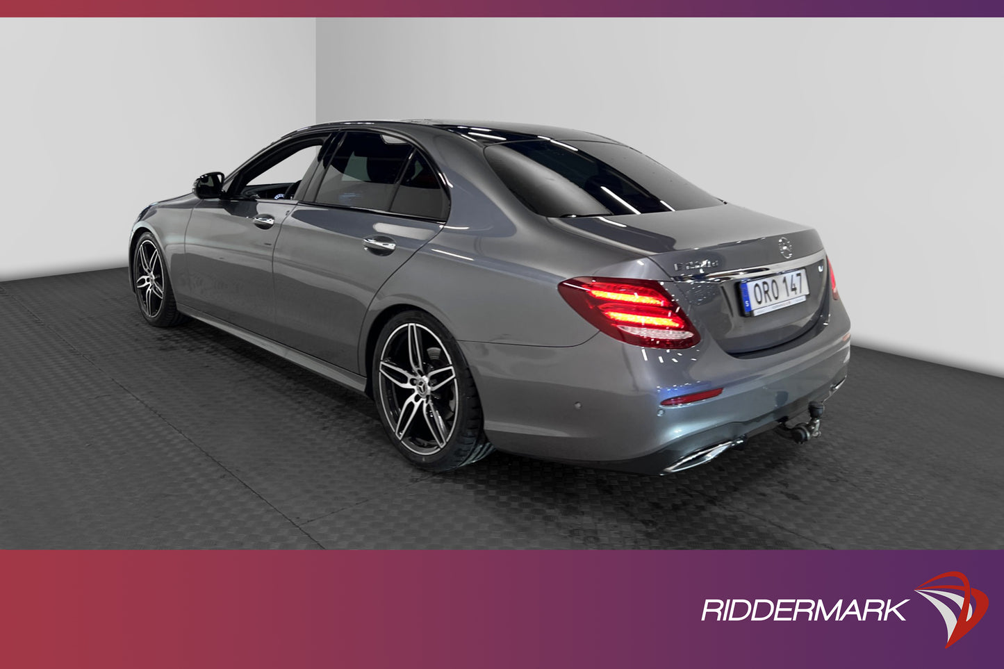 Mercedes-Benz E 220d AMG Pano Burmester Drag 360kamera 194hk