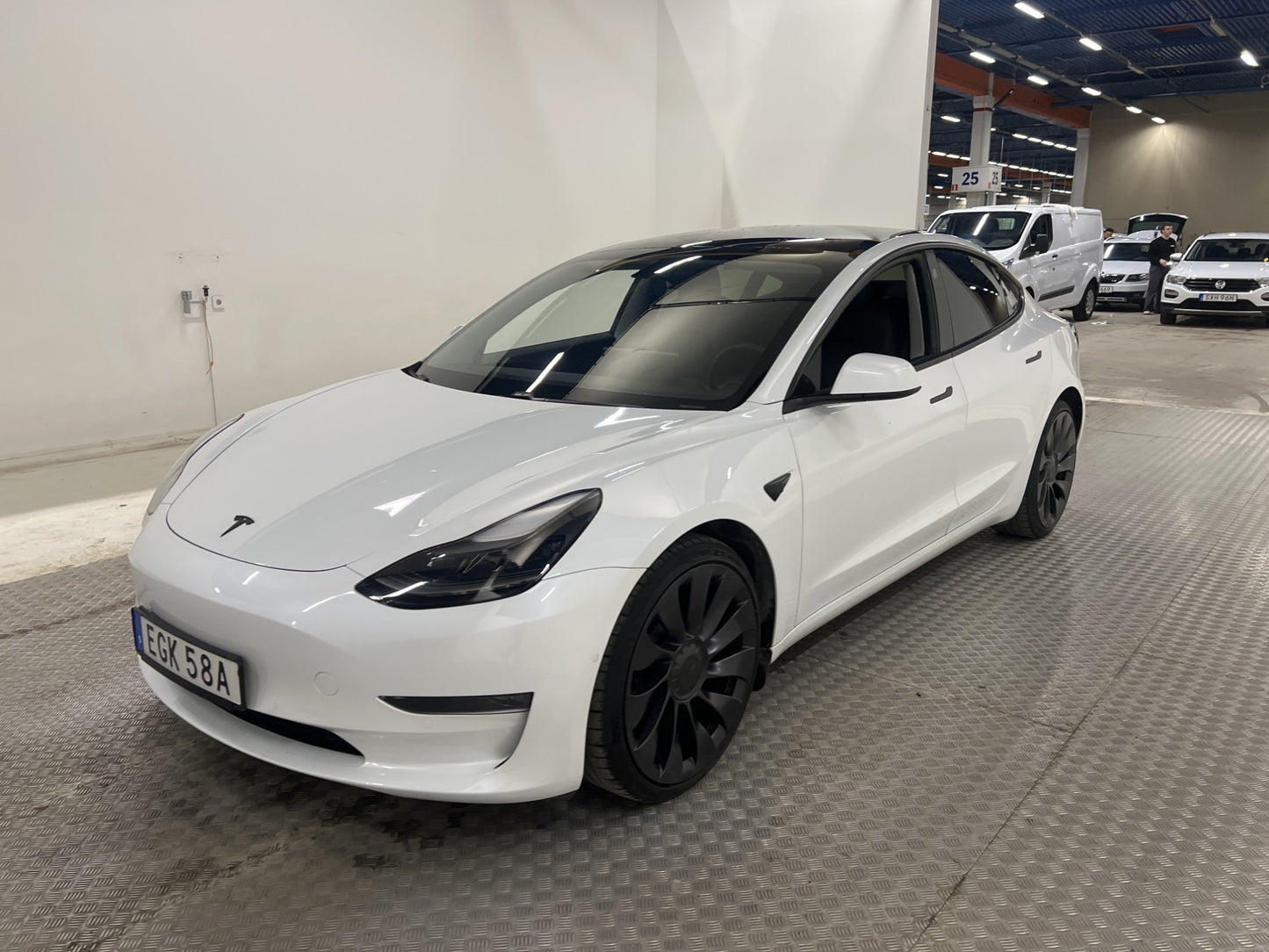 Tesla Model 3 Performance AWD 513hk Svensksåld Autopilot