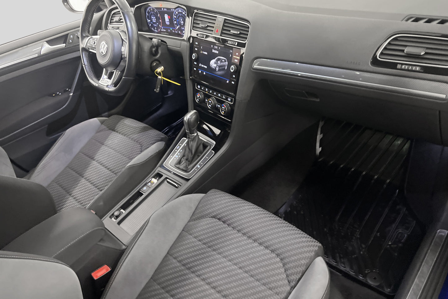 Volkswagen Golf 1.5 TSI ACT 150hk R-Line Cockpit Pano Kamera