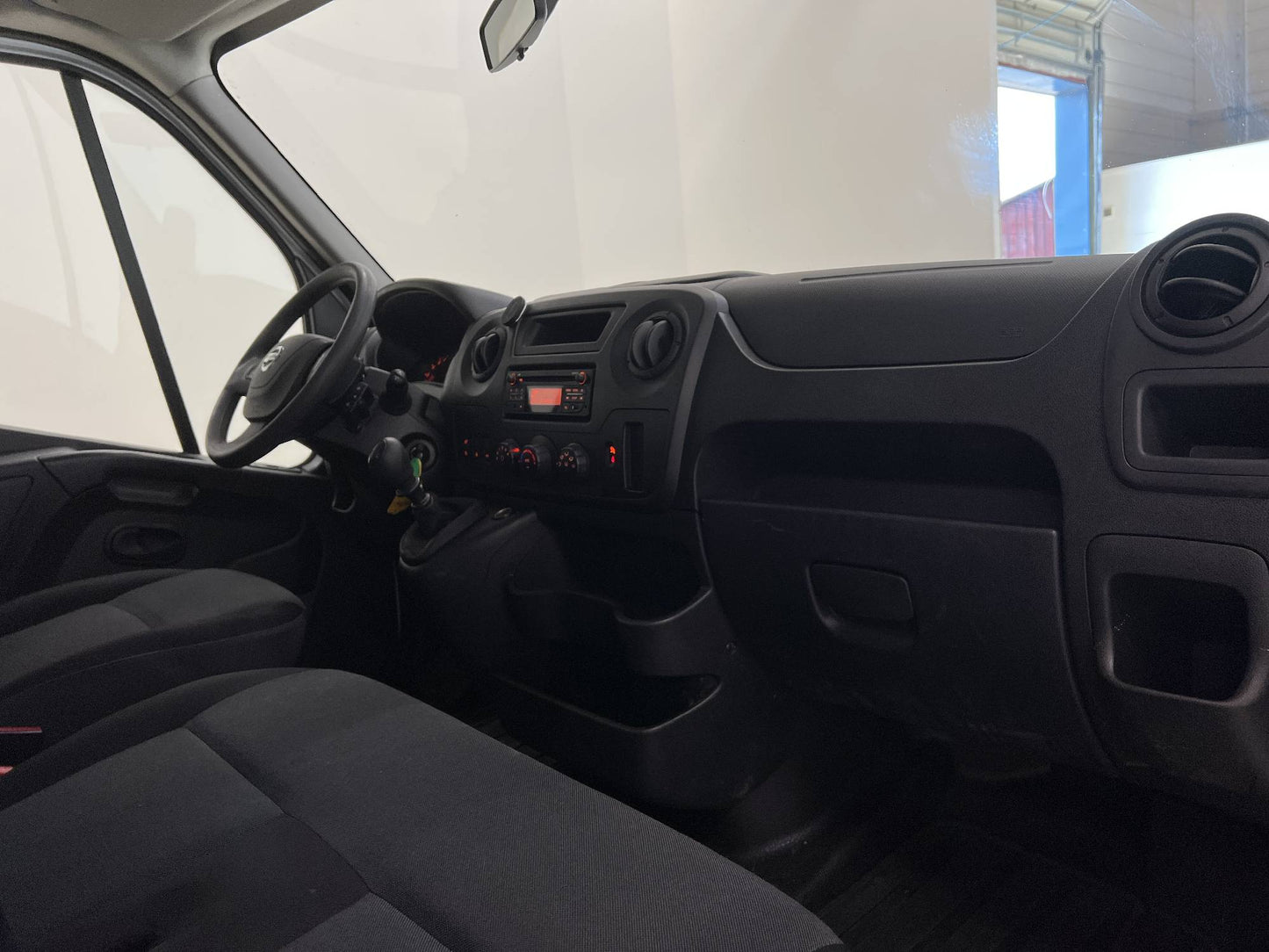 Nissan NV400 KranBil L4 2.3 dCi 170hk Värmare 3-Sits Moms