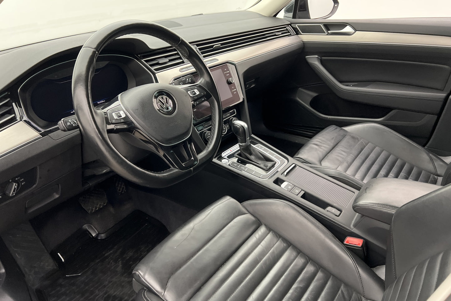 Volkswagen Passat GTS 4M 240hk R-Line Cockpit Värmare Drag