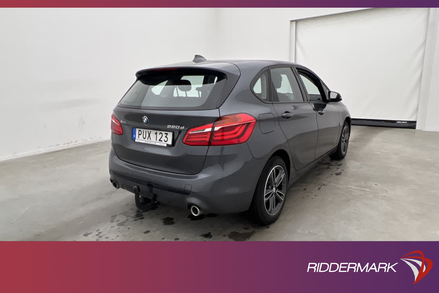 BMW 220 d xDrive Active Tourer Sport line HiFi HUD Navi Drag