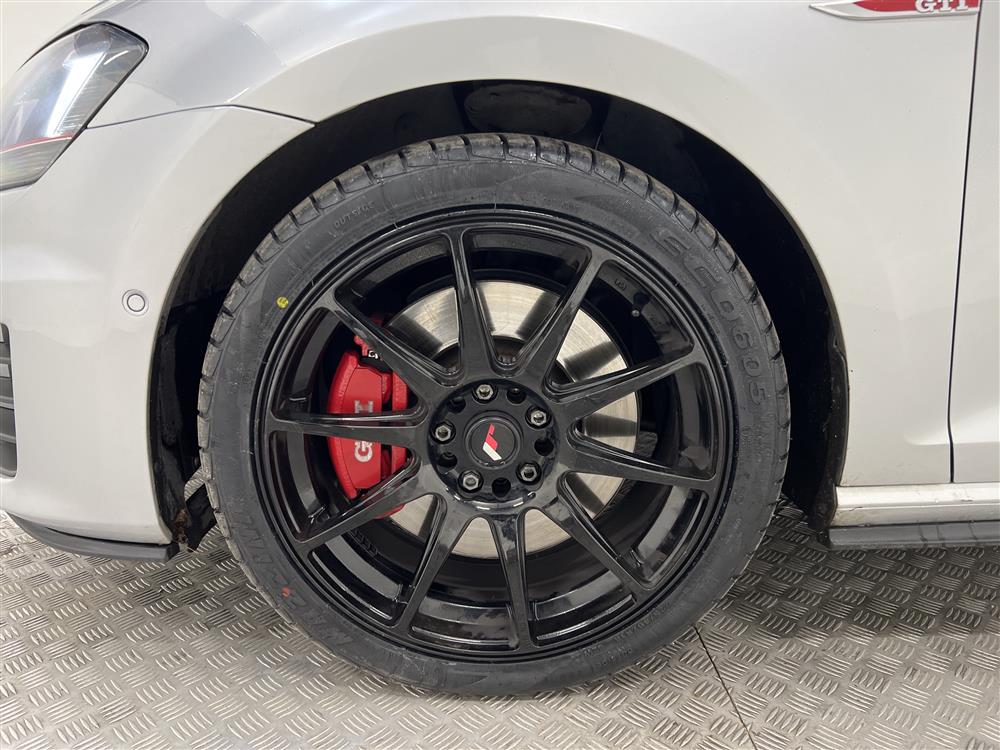 Volkswagen Golf GTI Performance (230hk) 0,64l/mil Nyservad