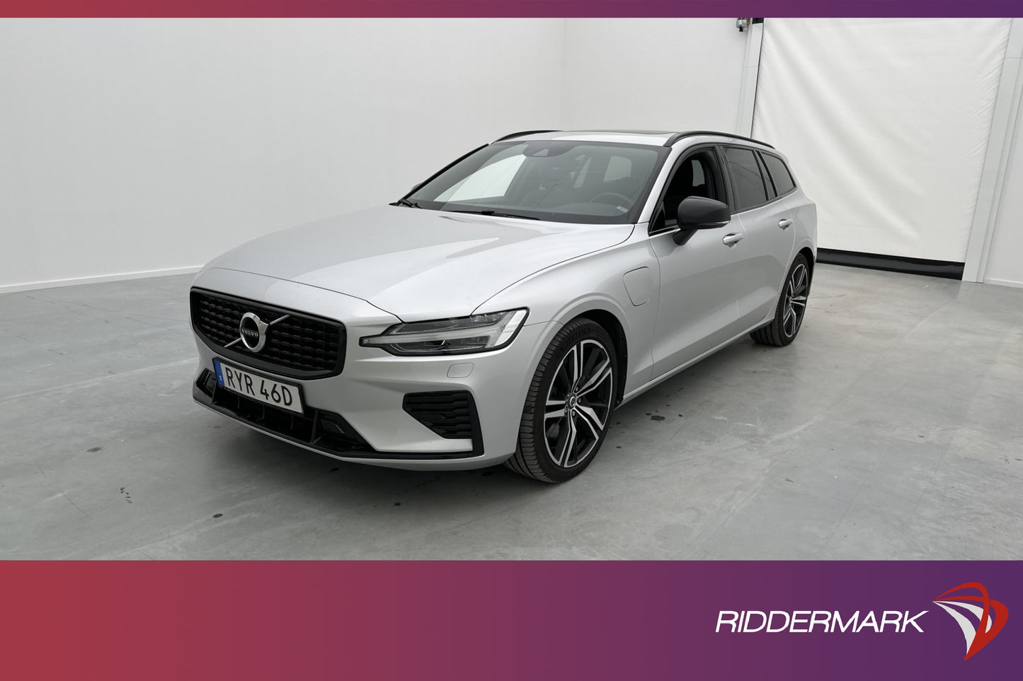 Volvo V60 T8 Recharge 456hk R-Design Pano Drag H/K 18,8 kWh