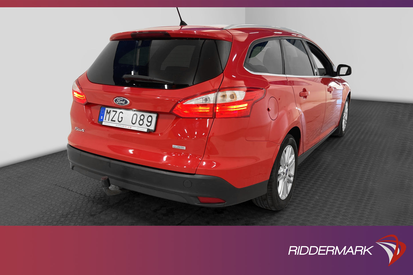 Ford Focus 1.2 EcoBoost 100hk Titanium Dragkrok Ny Kamrem