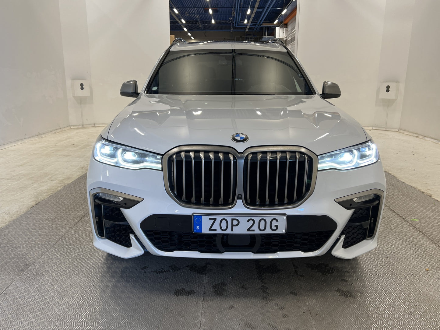 BMW X7 M50i xDrive 530hk Executive Drive Pro B&W 6-sits MOMS