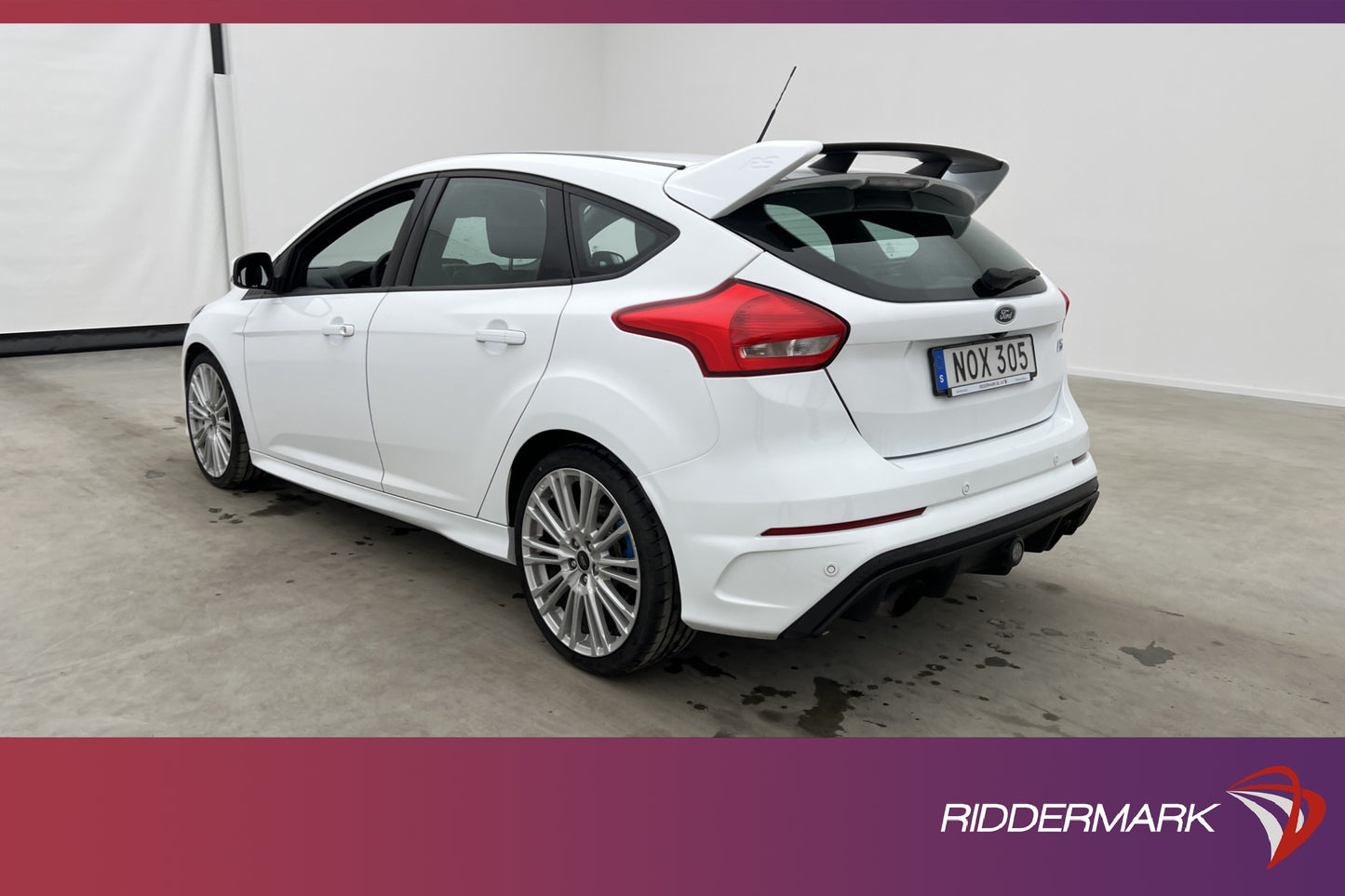 Ford Focus RS 350hk Brembo Recaro Kamera Halvskinn Välservad