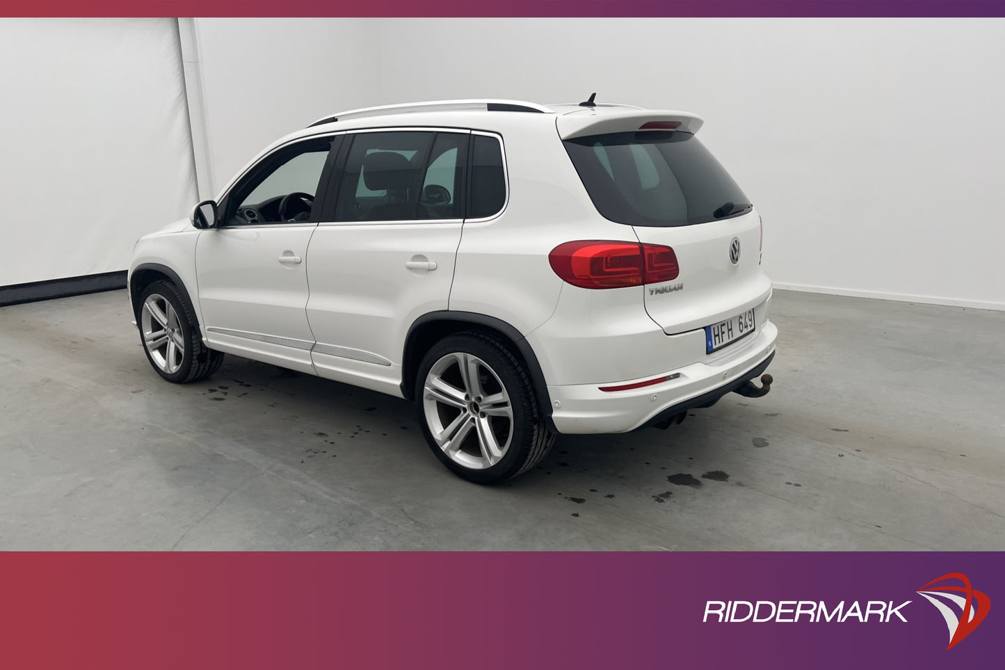 Volkswagen Tiguan 1.4 TSI 4M 160hk R-line Pano Värmare Skinn