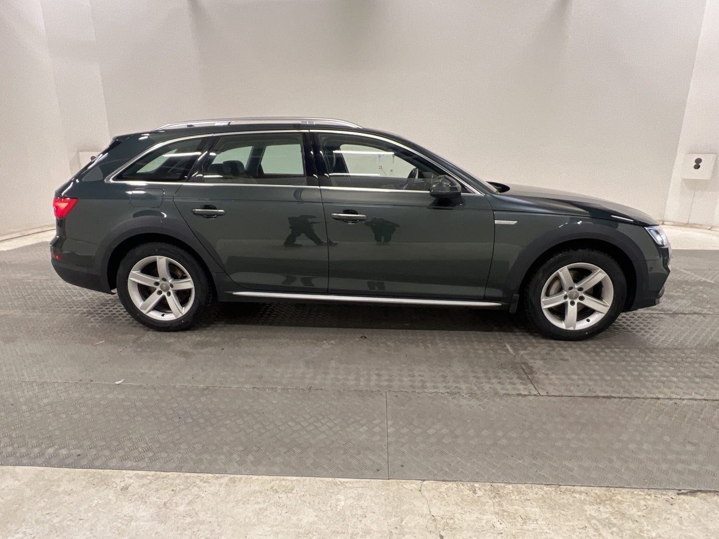 Audi A4 Allroad TDI Q 218hk Pano B&O Cockpit 360° HUD Drag