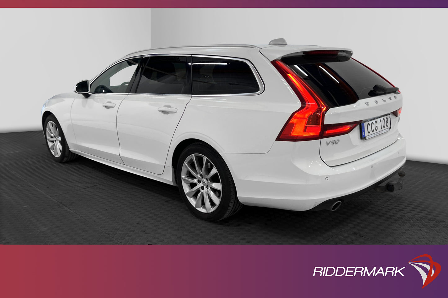 Volvo V90 D3 AWD Advc Edtn VOC D-värme Skinn Keyless Drag