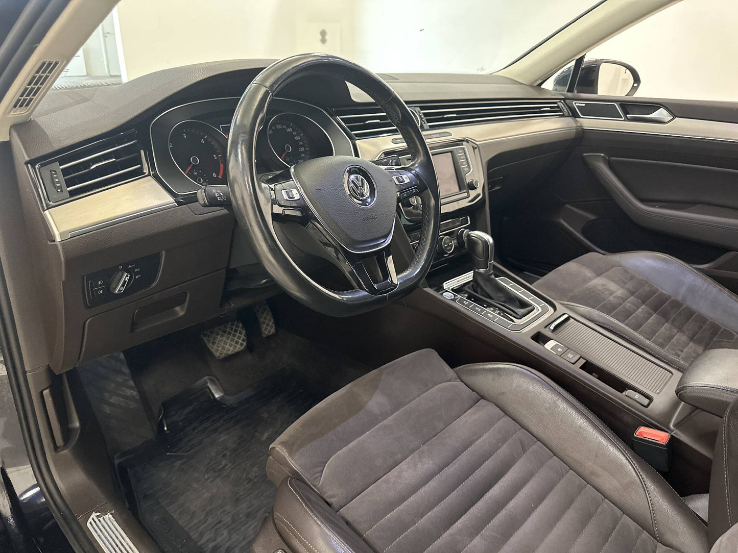 Volkswagen Passat 2.0 TDI 4M 240hk Värmare Dynaudio Kamera