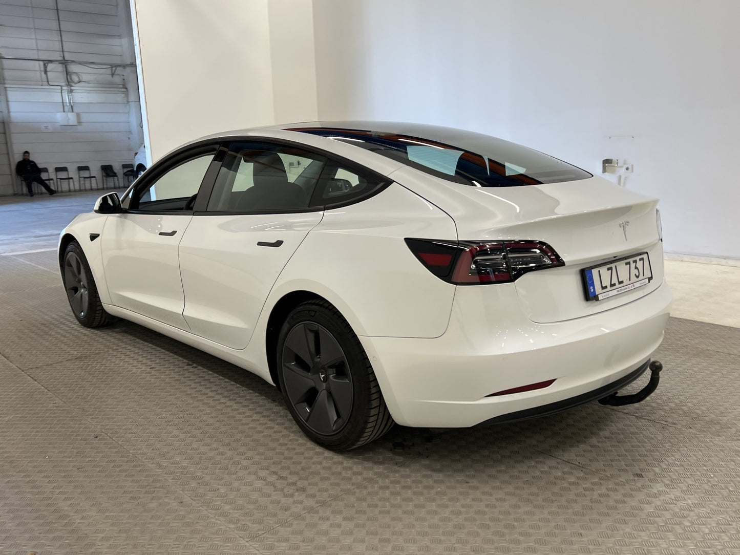 Tesla Model 3 Standard Range Plus 258hk Svensksåld Dragkrok