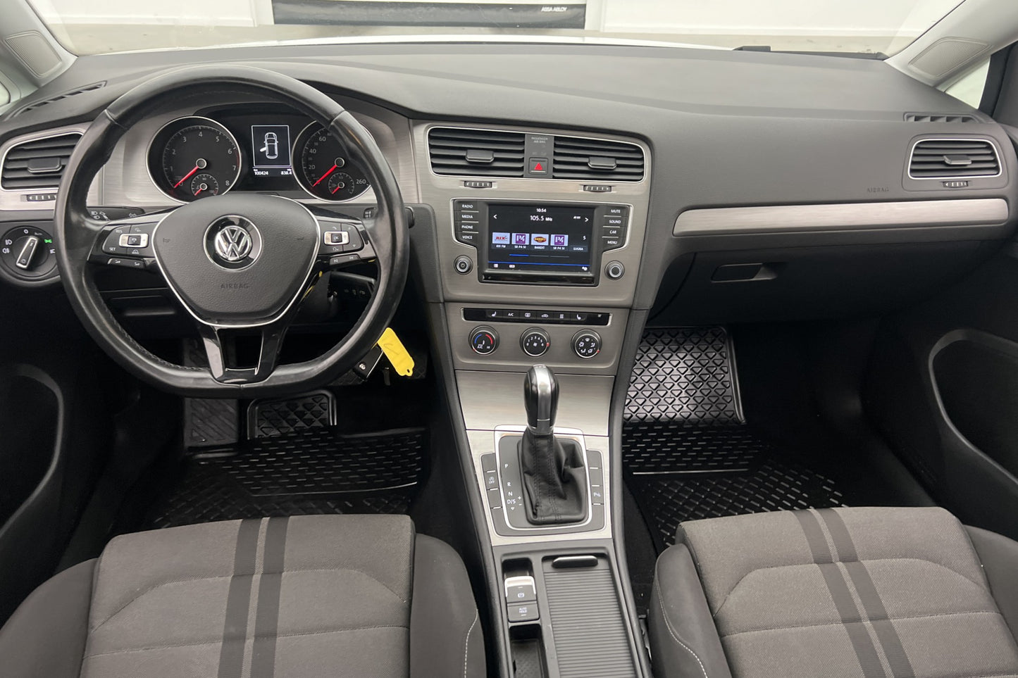 Volkswagen Golf 1.2 TSI 110hk Värmare Taklucka CarPlay