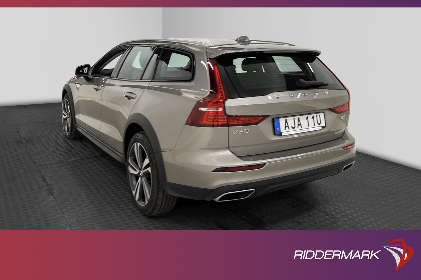 Volvo V60 Cross Country B5 AWD 250hk Momentum B-Kam H/K