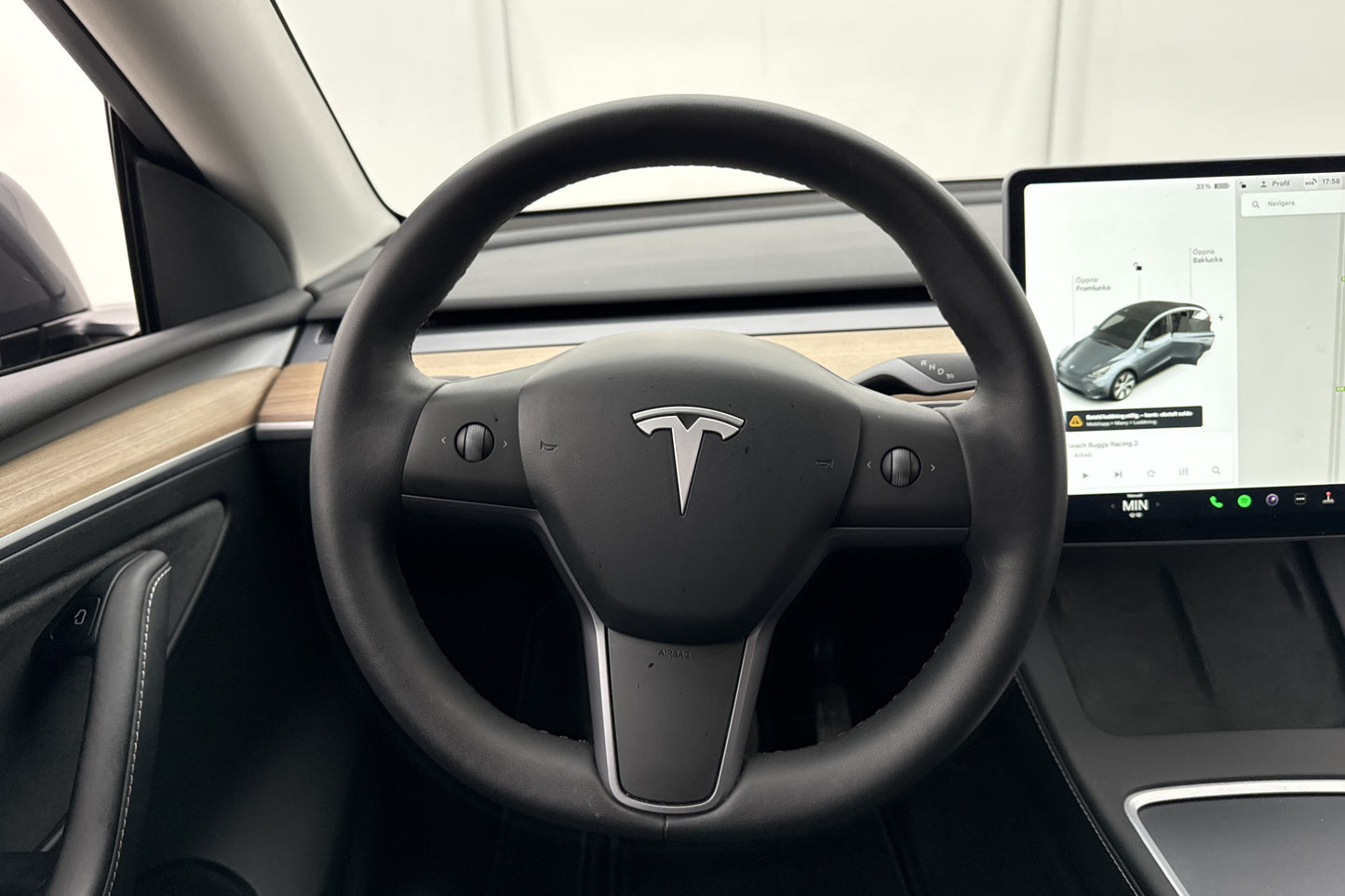 Tesla Model Y Long Range AWD Dragkrok AP En-bruk Svensksåld