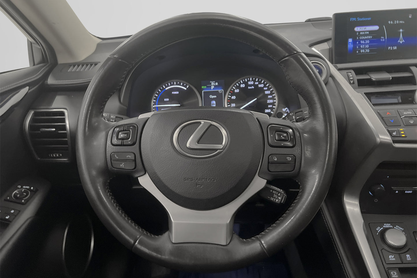 Lexus NX 300h E-CVT 197hk Kamera Keyless Halvksinn Välservad