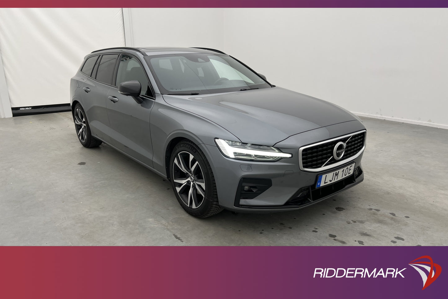 Volvo V60 D4 AWD R-Design VOC Pano H/K 360° HuD Navi D-Värm