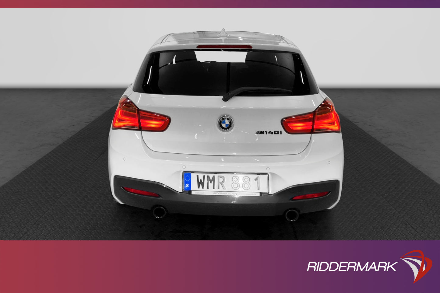 BMW M135i xDrive 326hk P-sensorer 18" Navi LED