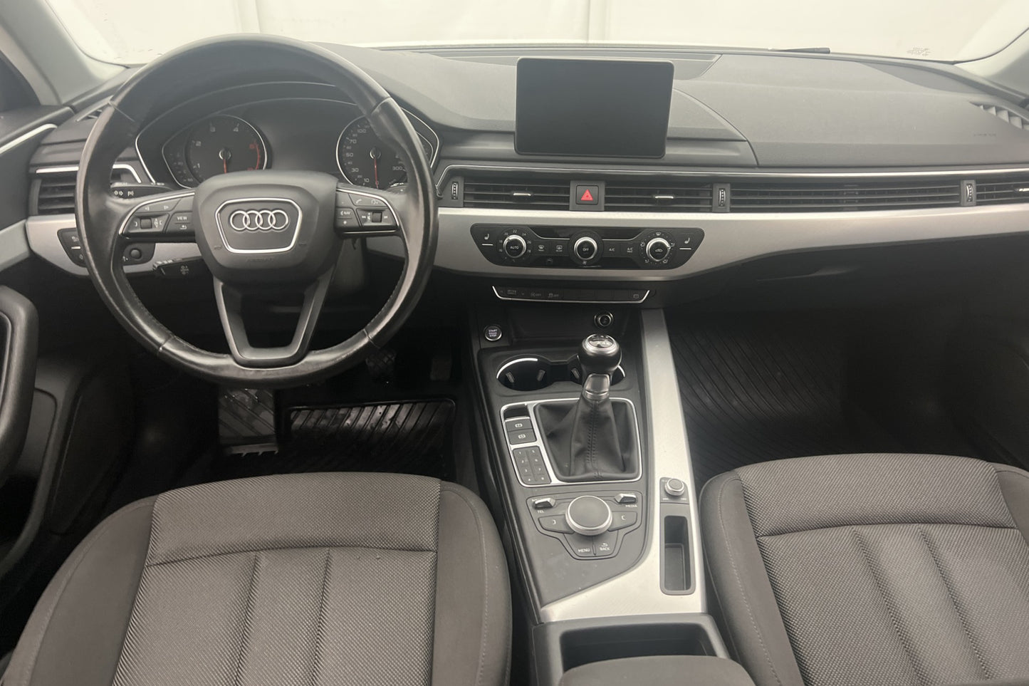 Audi A4 Avant TDI 190hk Proline Navi Sensorer Drag Välservad